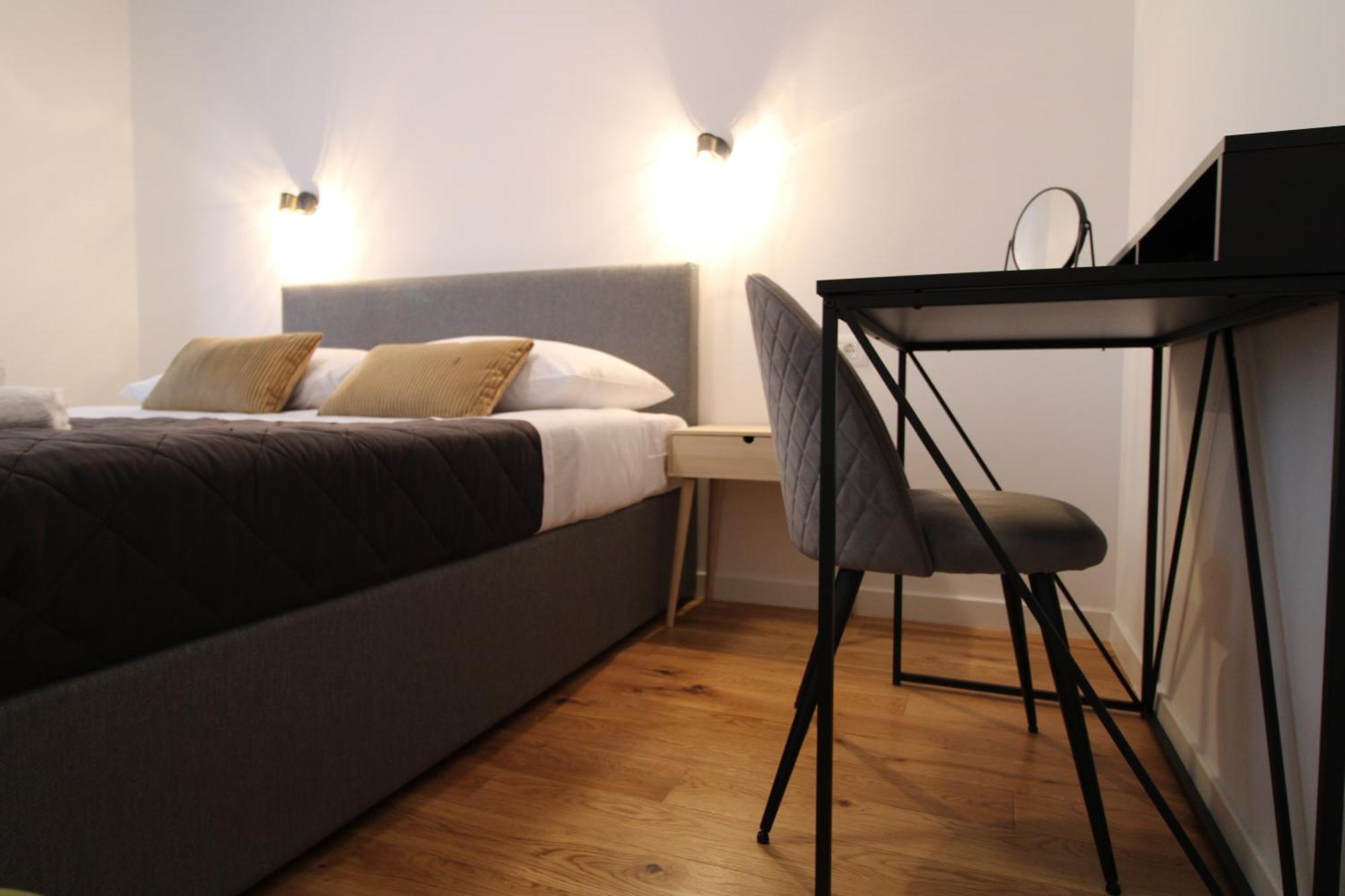 New! Jolie In - With Free Parking And Terrace! Apartment *