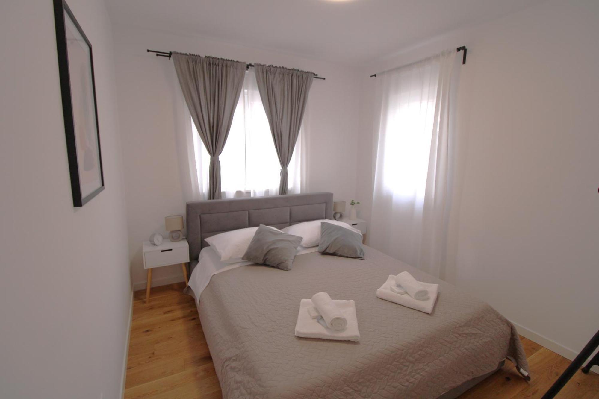 New! Jolie In - With Free Parking And Terrace! Apartment *