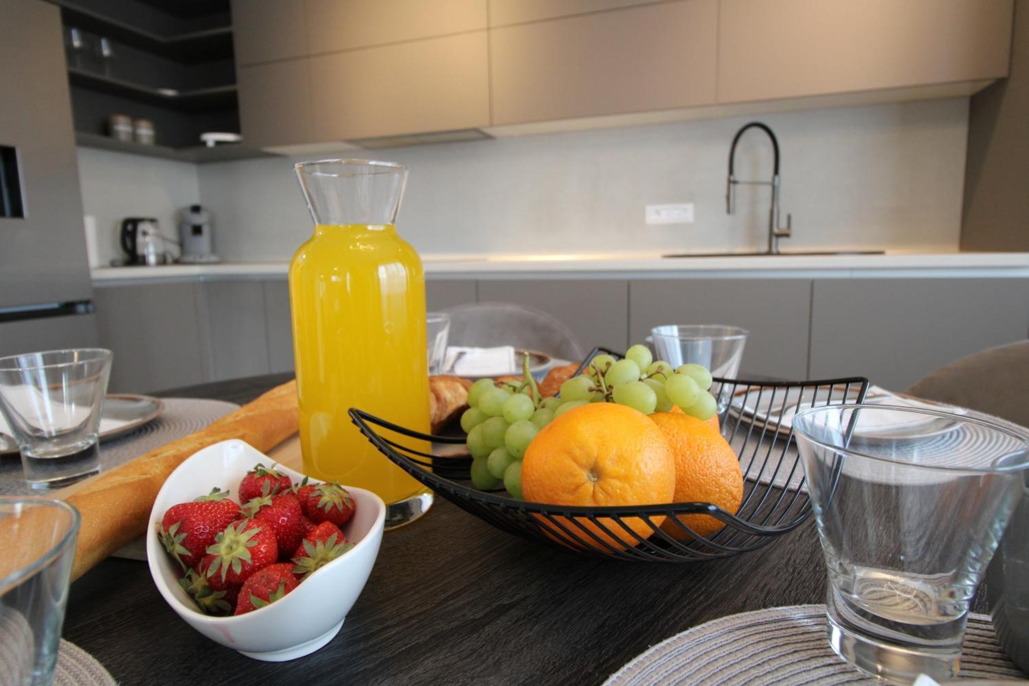 New! Jolie In - With Free Parking And Terrace! Appartamento