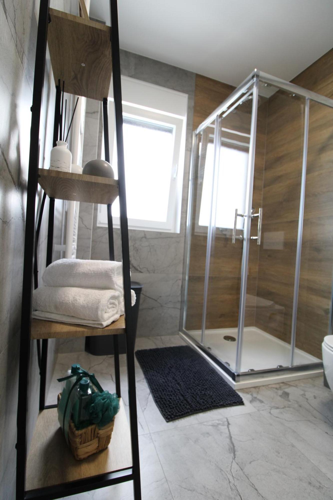 New! Jolie In - With Free Parking And Terrace! Apartment *
