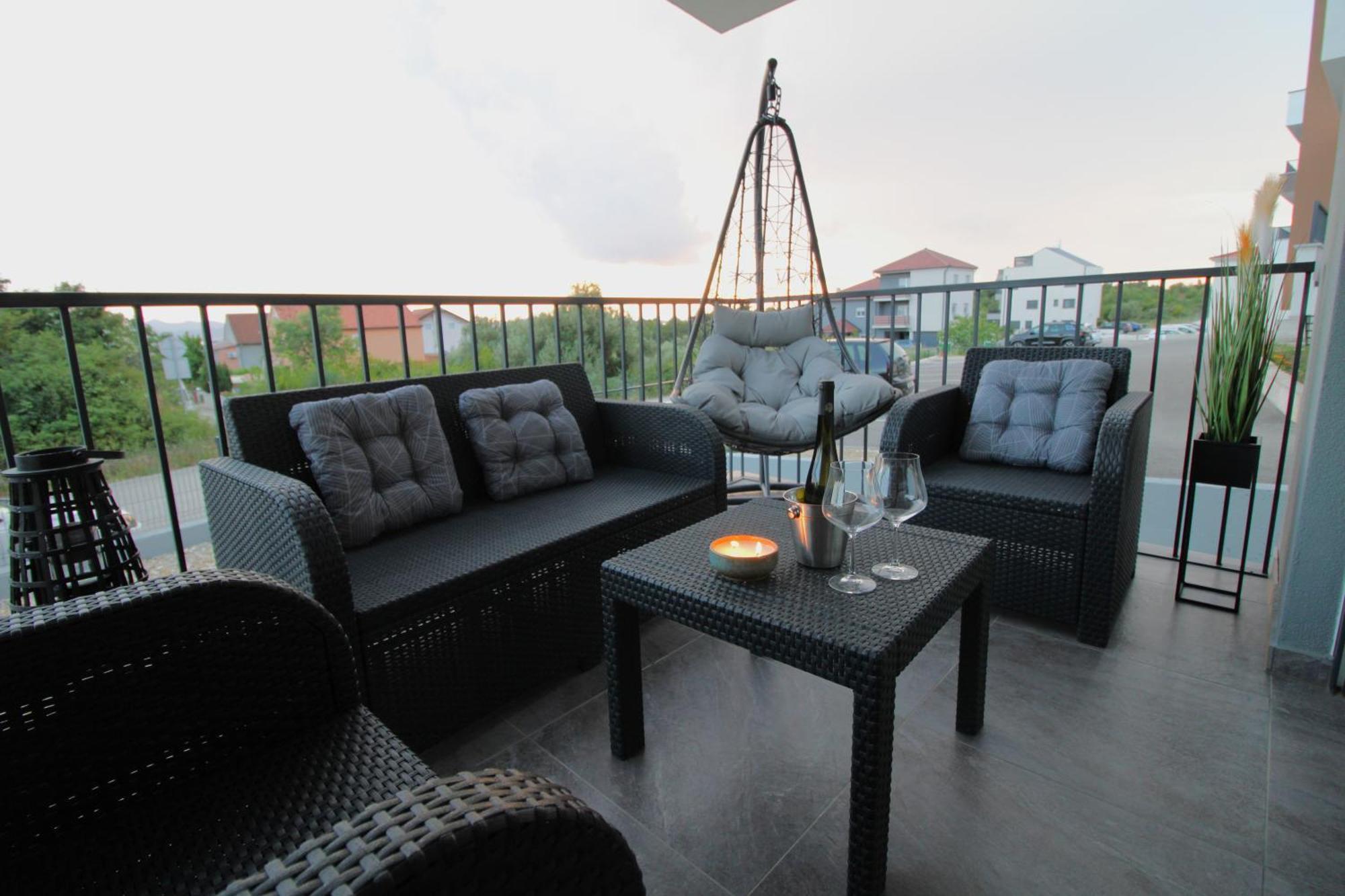 New! Jolie In - With Free Parking And Terrace! Apartment *